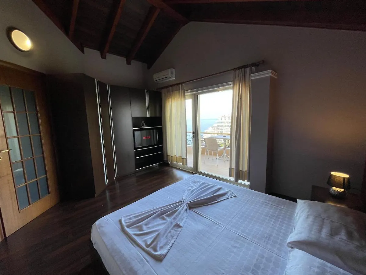 Vila Zahaj Vlorë
